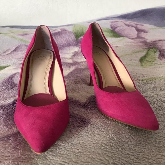 Marc Fisher LTD Pointed Toe Suede Pump - Picture 5 of 10